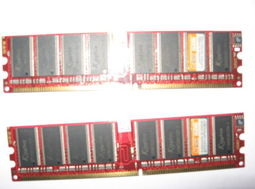 黑金剛DDR400 512M一代內(nèi)存閑置轉(zhuǎn)讓?zhuān)瑢?shí)物圖片清晰展示